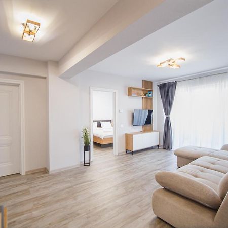 Appartamento Creamy Wood Haven Gran Varadino Esterno foto
