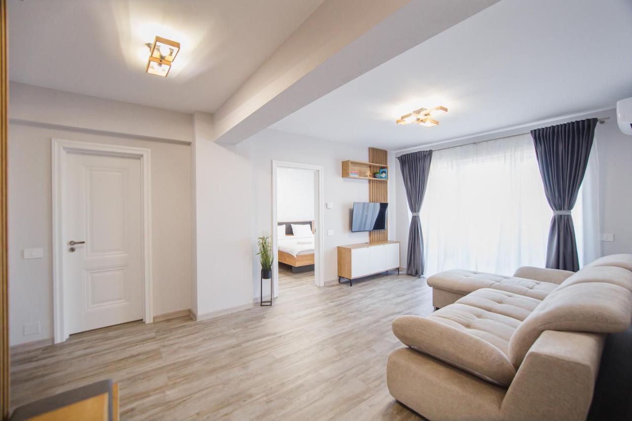 Appartamento Creamy Wood Haven Gran Varadino Esterno foto