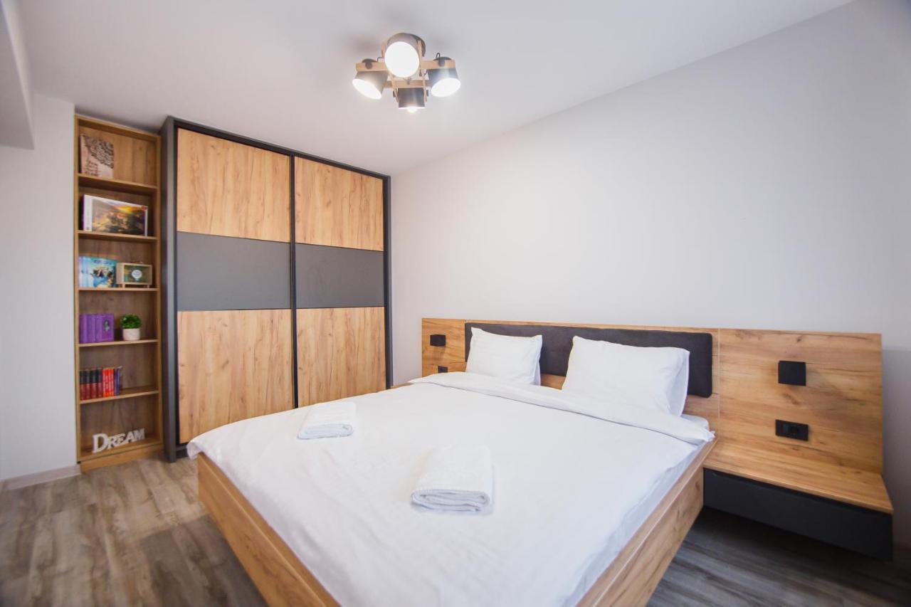Appartamento Creamy Wood Haven Gran Varadino Esterno foto