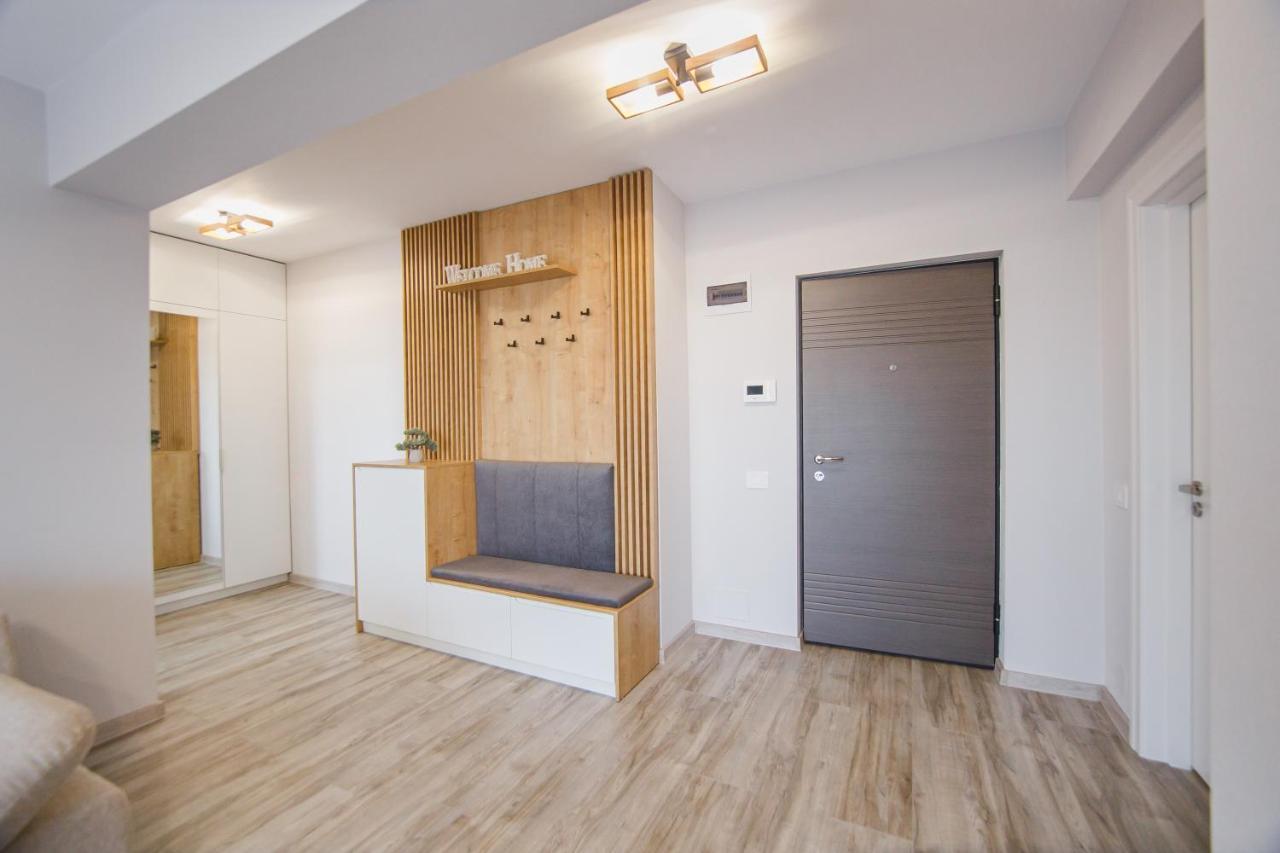 Appartamento Creamy Wood Haven Gran Varadino Esterno foto