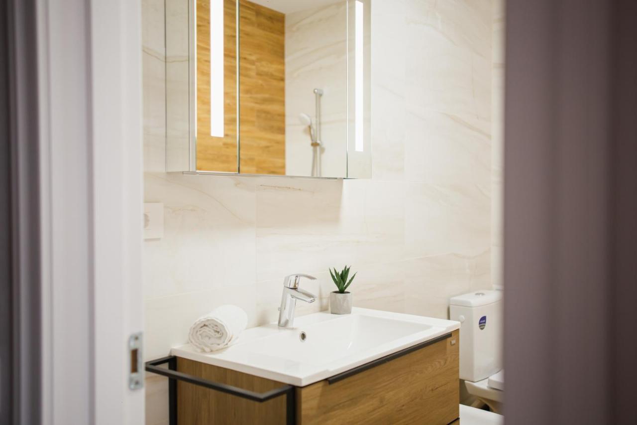 Appartamento Creamy Wood Haven Gran Varadino Esterno foto