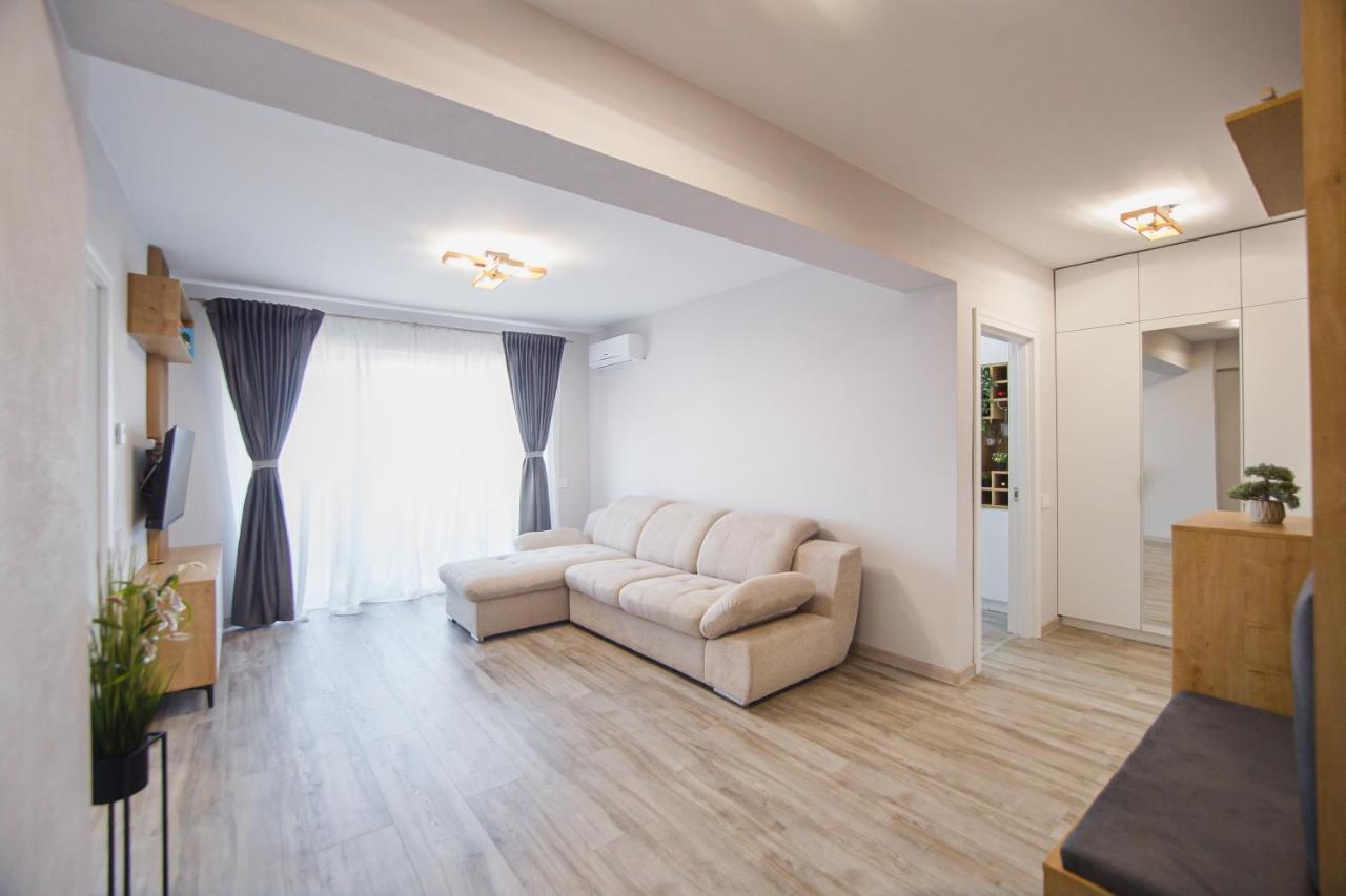 Appartamento Creamy Wood Haven Gran Varadino Esterno foto