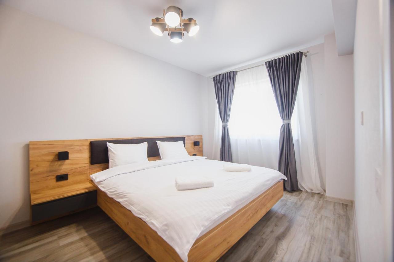 Appartamento Creamy Wood Haven Gran Varadino Esterno foto