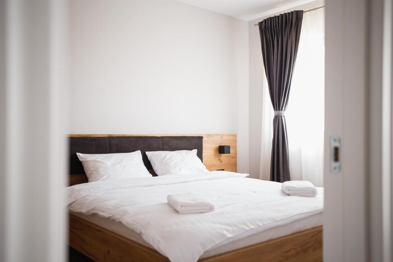 Appartamento Creamy Wood Haven Gran Varadino Esterno foto
