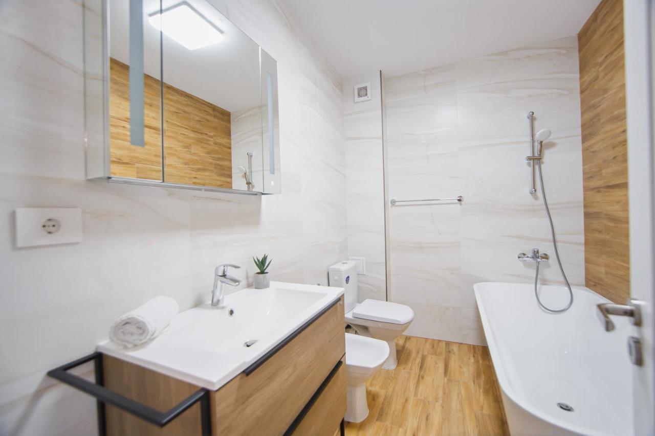 Appartamento Creamy Wood Haven Gran Varadino Esterno foto