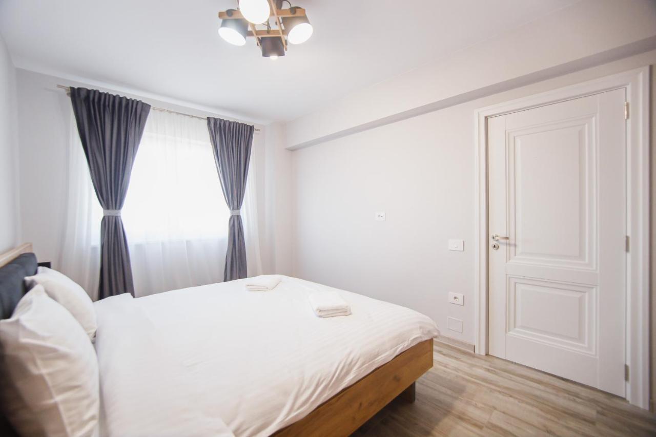 Appartamento Creamy Wood Haven Gran Varadino Esterno foto